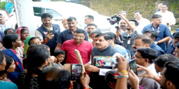 Mohan Yadav met children tribal sisters tied Rakhis