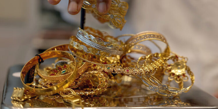 Gold Silver Rate: सोना-चांदी के भाव में फिर बड़ी गिरावट, 29 अगस्त को जानें आपके शहर में क्या है रेट