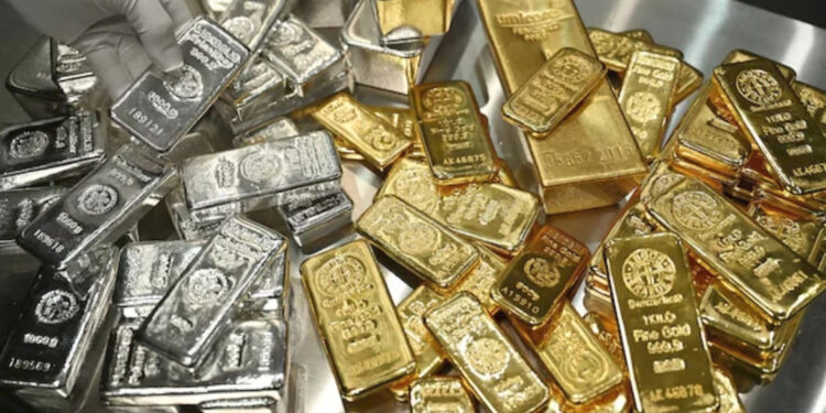 Gold-Silver Rate Update: 18 अगस्त को फिर महंगा हुआ सोना, 24 कैरेट ₹1.55 लाख के पार; चांदी ₹2.50 लाख किलो