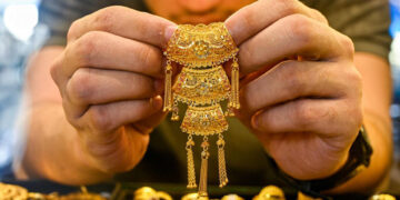Gold Silver: सोना 100% शुद्ध क्यों नहीं होता? 25 अगस्त को भाव ने छुआ नया स्तर, जानिए 24 कैरेट की असली कहानी