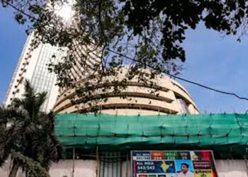 Stock Market में हल्की बढ़त, सेंसेक्स 3 अंक चढ़ा; निफ्टी 24,252 पर बंद, लगातार दूसरे हफ्ते गिरावट