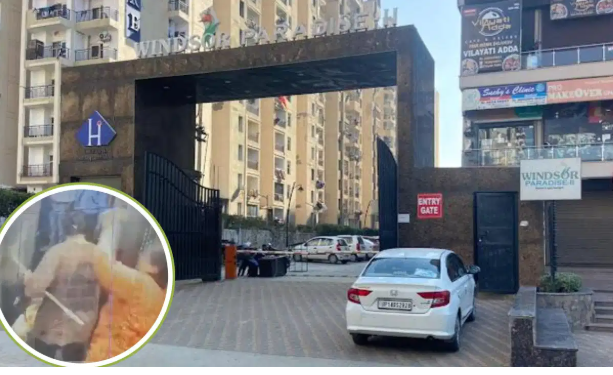 Uproar over taking a dog into the elevator woman beat a teacher with a stick