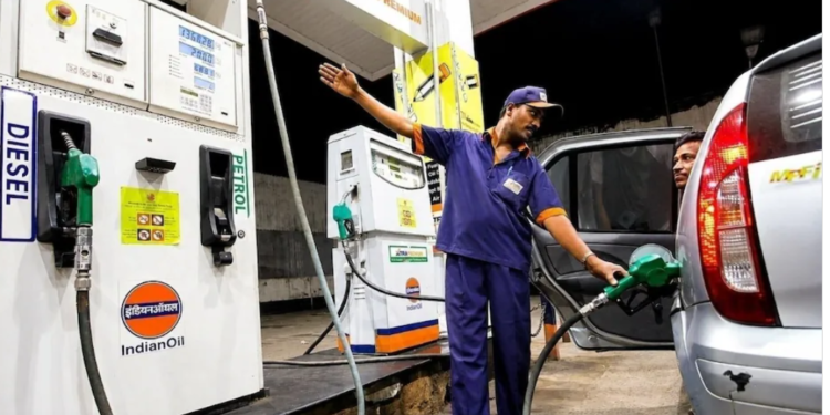 Check petrol and diesel prices in Delhi Mumbai Chennai and Kolkata today