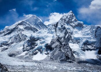 ग्लेशियर का दर्द और क्षेत्रीय समाधान—हिमालय पर्यावरण सहयोग की तत्काल आवश्यकता