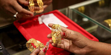 Gold Price Silver: 19 सितंबर को सोने-चांदी में फिर तेजी, 24 कैरेट गोल्ड ₹1.54 लाख के पार; चांदी भी ₹2.50 लाख के करीब