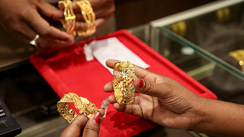 Gold Price Silver: 19 सितंबर को सोने-चांदी में फिर तेजी, 24 कैरेट गोल्ड ₹1.54 लाख के पार; चांदी भी ₹2.50 लाख के करीब