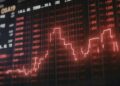 Share Market: शेयर बाजार में फिर बड़ी गिरावट, सेंसेक्स 410 अंक तक लुढ़का; निफ्टी भी लाल निशान में