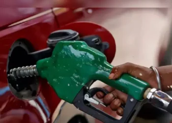 Petrol-Diesel Price Today: पेट्रोल-डीजल के दाम आज भी स्थिर, लेकिन कच्चे तेल की तेजी ने बढ़ाई टेंशन