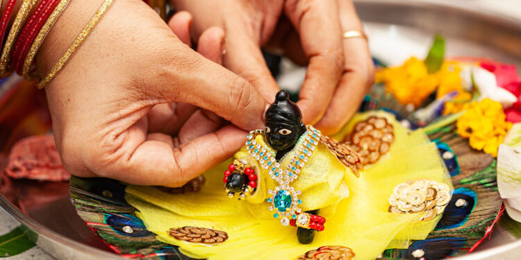 Janmashtami: जन्माष्टमी पर कान्हा की पूजा के लिए पहले से जुटा लें ये जरूरी सामग्री, अभिषेक से भोग तक यहां देखें पूरी लिस्ट