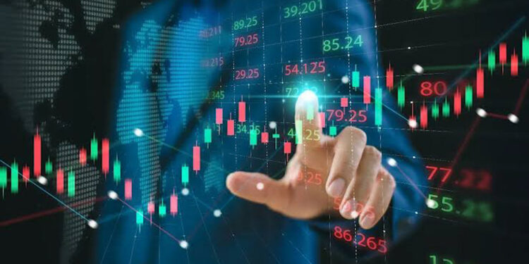 Share Market: 800 अंकों की गिरावट के बाद संभला शेयर बाजार, सेंसेक्स-निफ्टी हरे निशान में खुले लेकिन जल्द ही दबाव में आए