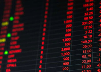 Share Market Crash: शेयर बाजार में भूचाल, निवेशकों के 5.60 लाख करोड़ रुपये डूबे; सेंसेक्स 700 अंक तक लुढ़का