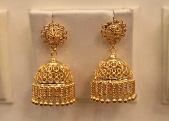 Gold Silver Price15: सितंबर को सोना हुआ सस्ता, चांदी के भाव स्थिर; खरीदारी से पहले जानें आज के ताजा रेट