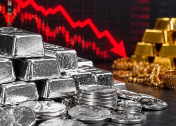 Gold Silver: सोना-चांदी खरीदने का कर रहे हैं विचार? चांदी की कीमतों में आ सकती है बड़ी गिरावट, 1980 और 2011 जैसा पैटर्न बनने की चर्चा