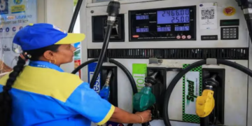 Major change in petrol and diesel prices Nayara hikes rates by ₹5 Check today prices in major cities including Delhi