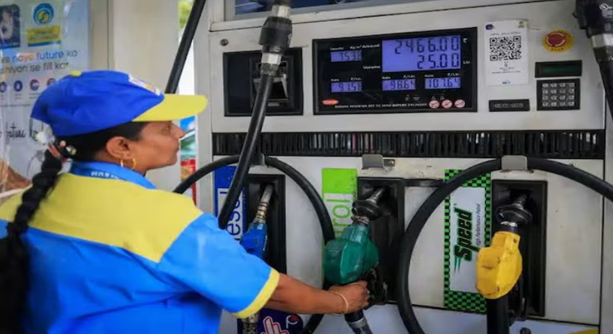 Major change in petrol and diesel prices Nayara hikes rates by ₹5 Check today prices in major cities including Delhi